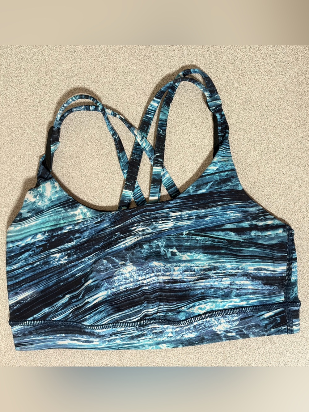 Lululemon Sport Bra Energy
Bra size 6 - Picture 4 of 5